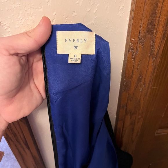 Everly Dress Size‎ Small - Picture 4 of 4